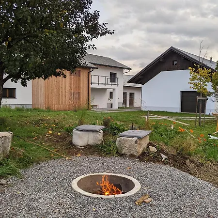 Klancarjeva Domacija - Spacious Countryside On An Eco Farm *