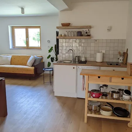Apartman Klancarjeva Domacija - Spacious Countryside On An Eco Farm *