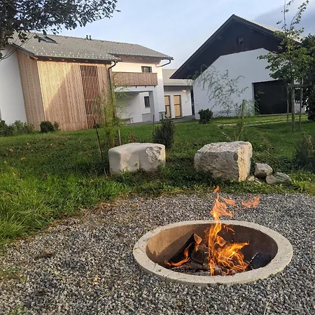 Apartman Klancarjeva Domacija - Spacious Countryside On An Eco Farm *